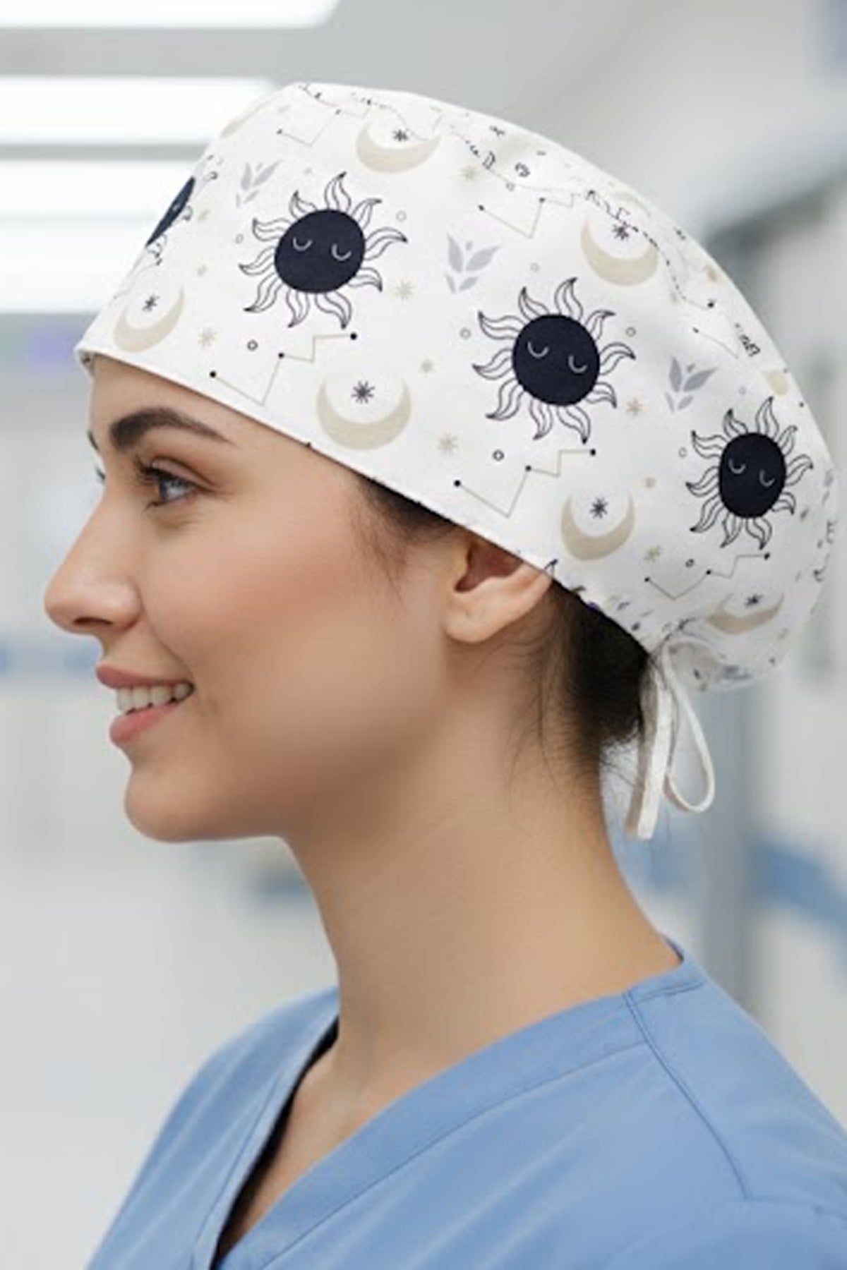 Güneş Space Desenli Cerrahi Bone Unisex – Likralı Doktor Hemşire Bonesi